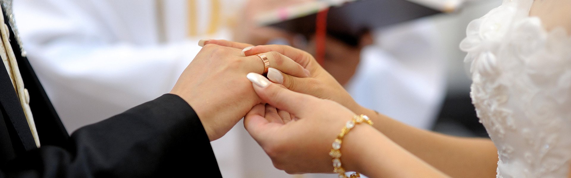 Kirchlich Heiraten und Ehe (c) MNStudio@depositphotos.com