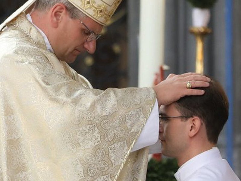 Das Sakrament der Priesterweihe