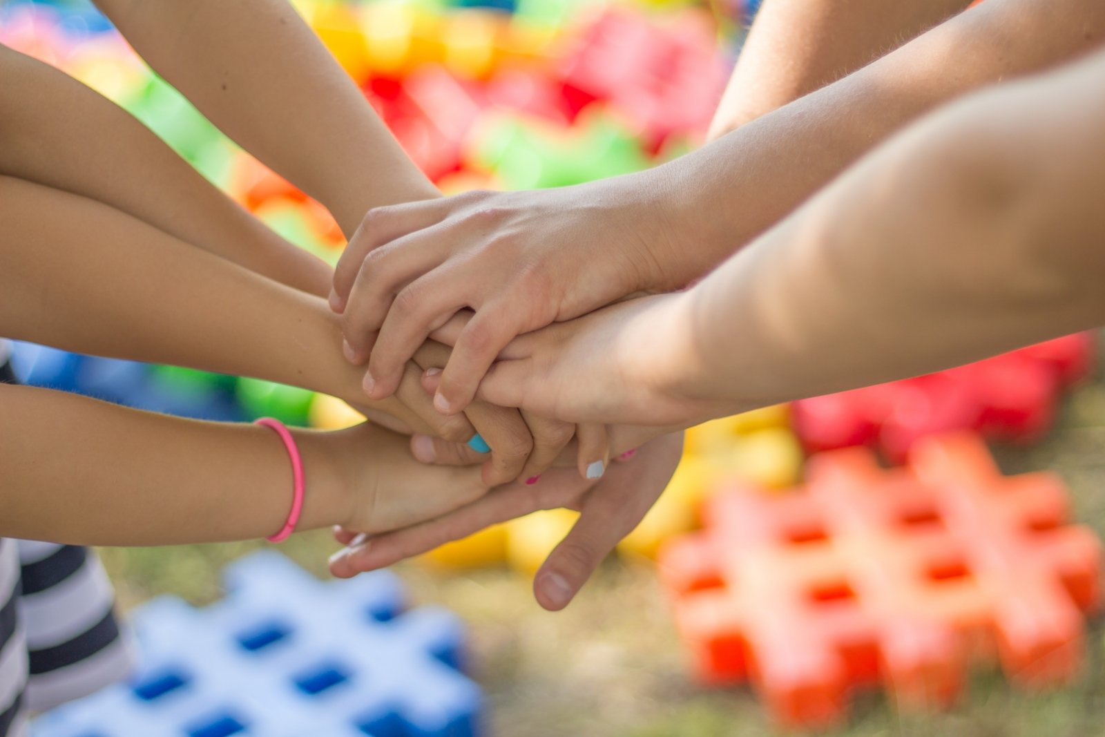 hands-2847508_by_jarmoluk_cc0-gemeinfrei_pixabay_pfarrbriefservice (c) Foto: jarmoluk / pixabay.com